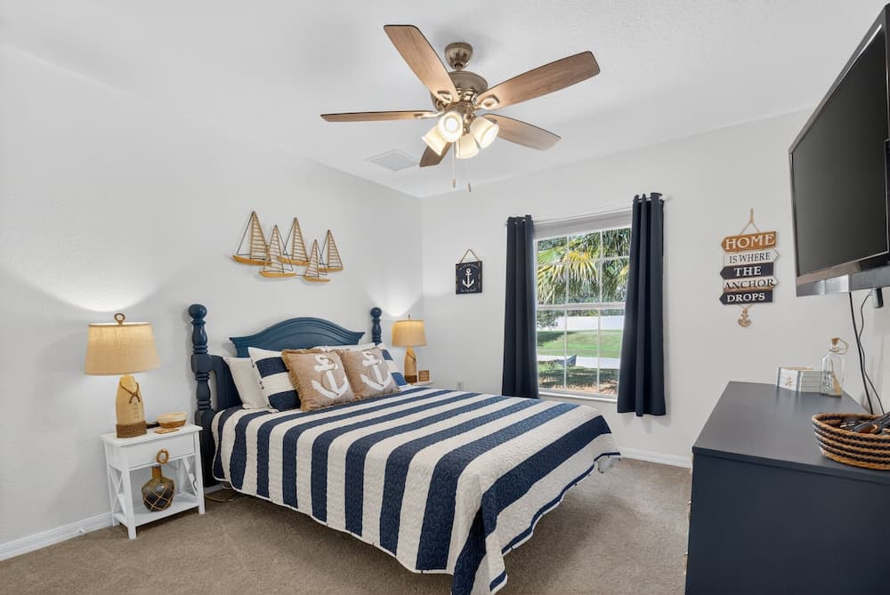 Spacious 4br Retreat With Heated Pool & Spa 4 Bedroom Home