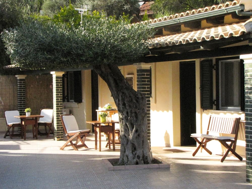 Akis Apartments