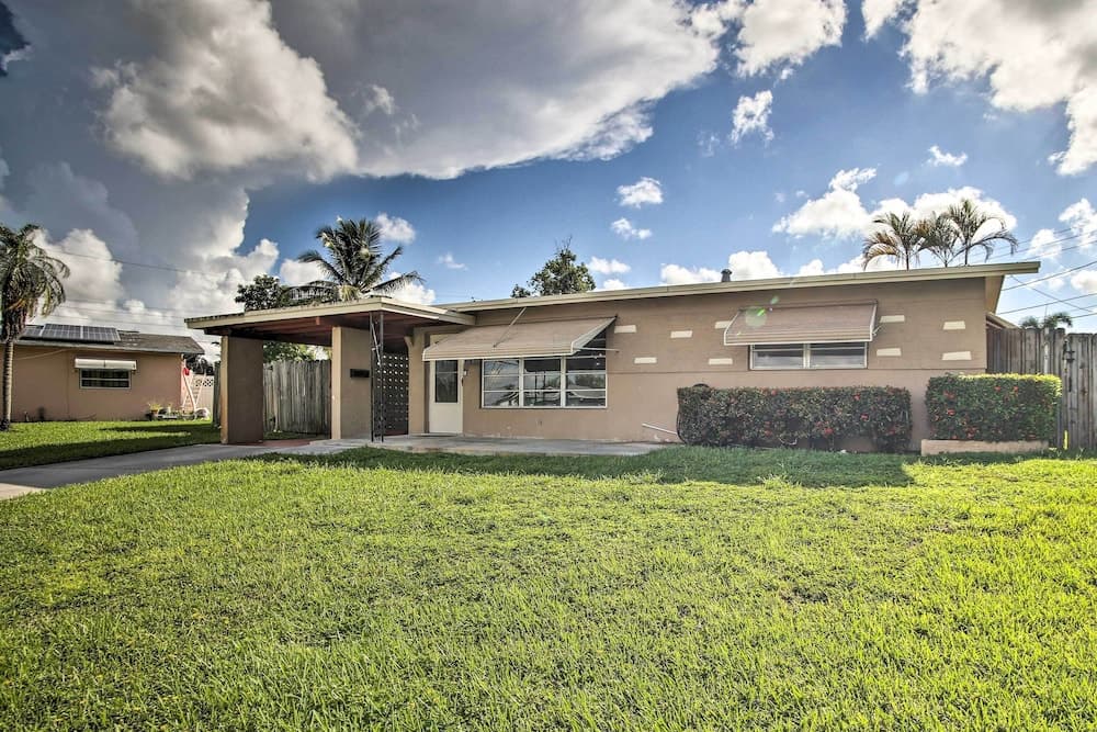 Pets Welcome: Cozy Home w/ Pool in Margate!