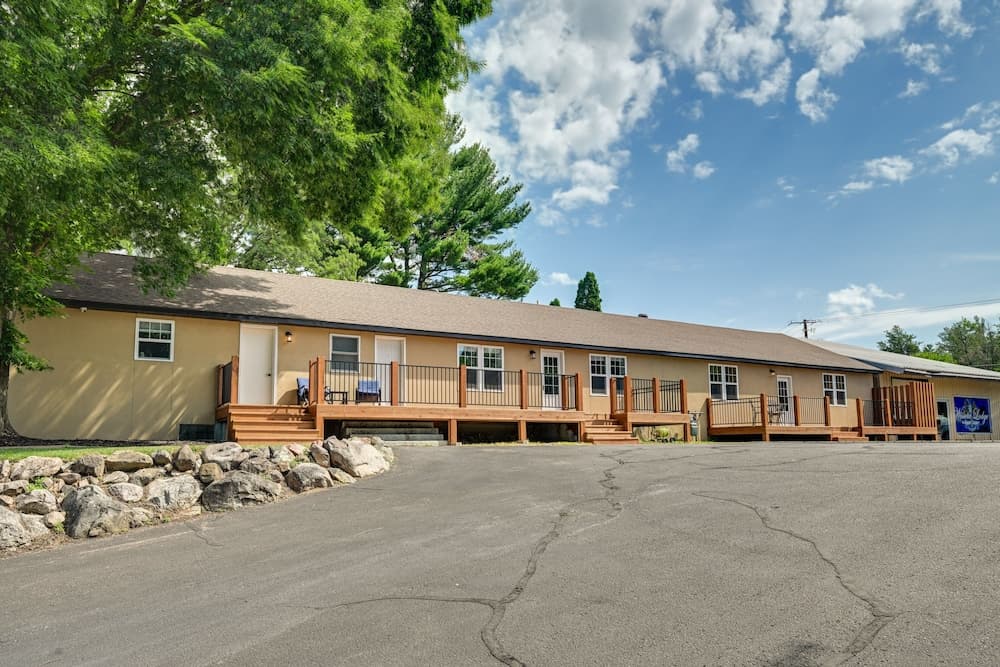 Chippewa Falls Getaway w/ Community Lake Access!