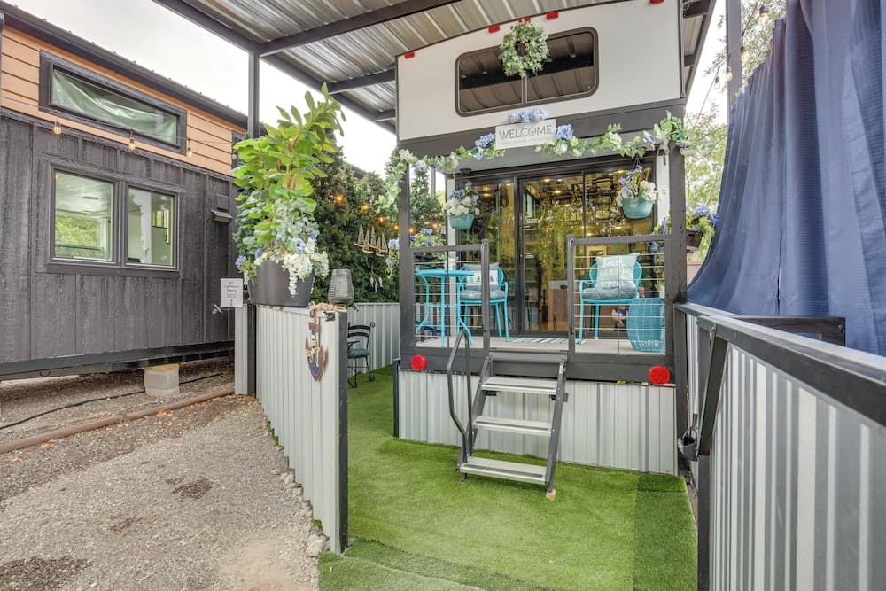 Tiny Home Near Lewisville Lake w/ Porch & Yard!