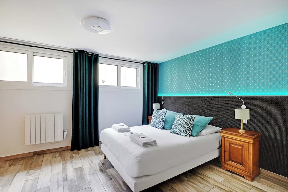 Amazing Duplex With Sauna 1br/4p in the Heart of the City of Orly