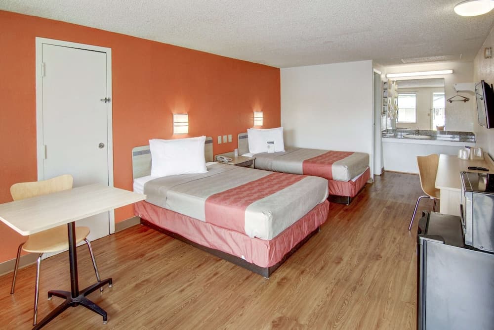 Motel 6 Union City, GA - Atlanta Airport