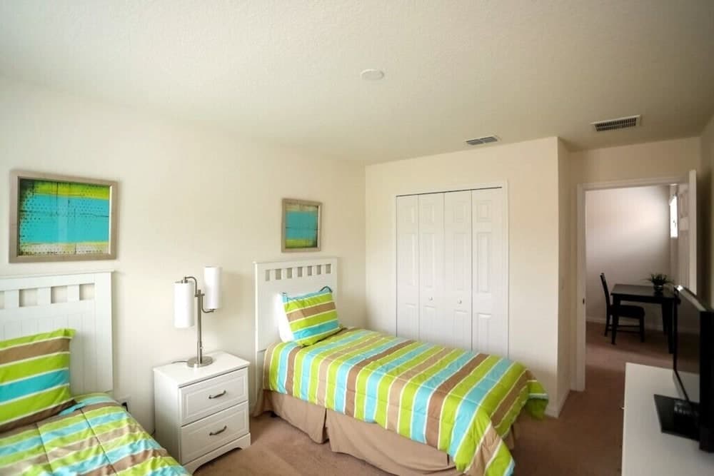 Spacious At The Bellavida Resort 220 6 Bedroom Home by RedAwning