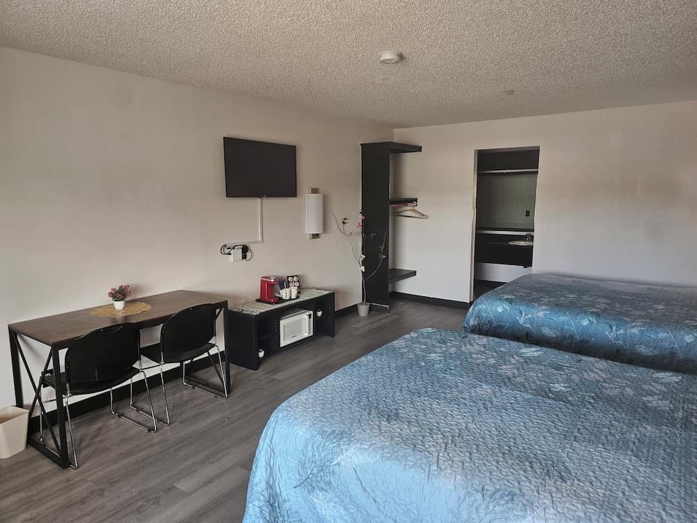 Rose City Inn and Suites