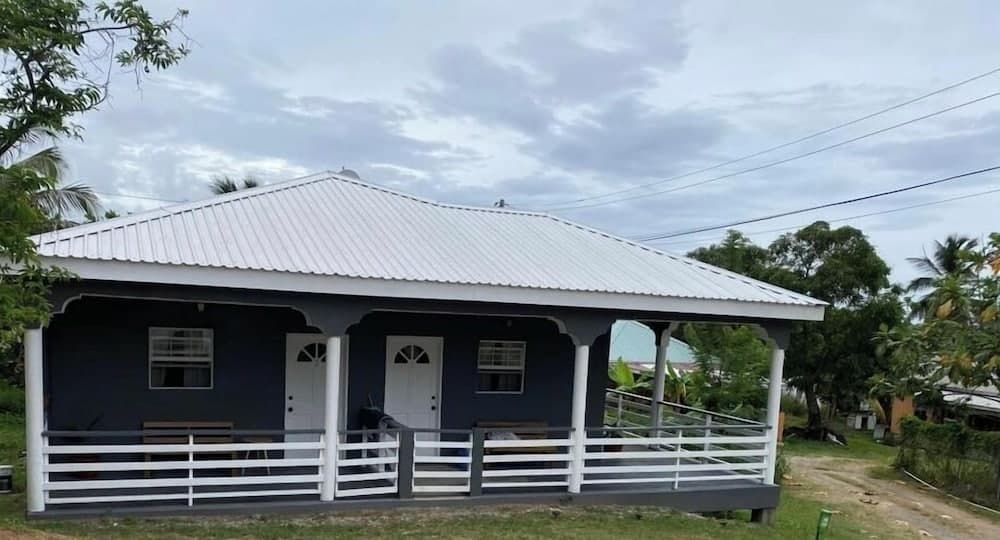 Vee's Country Apartments
