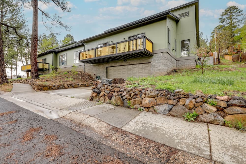 Spacious Flagstaff House: 1 Mi to Downtown!