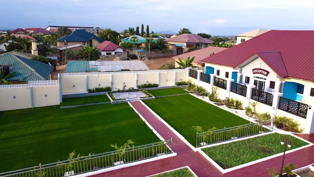 Bella Ella Hotel