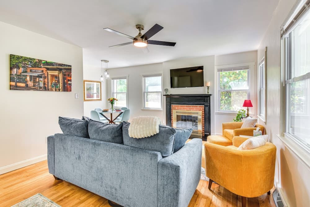 4 Mi to Clemson : Pet-friendly Seneca Cottage