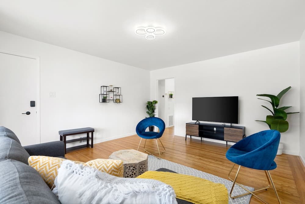 Cozy Private Bedrooms with Shared Bath Kitchen near SFO