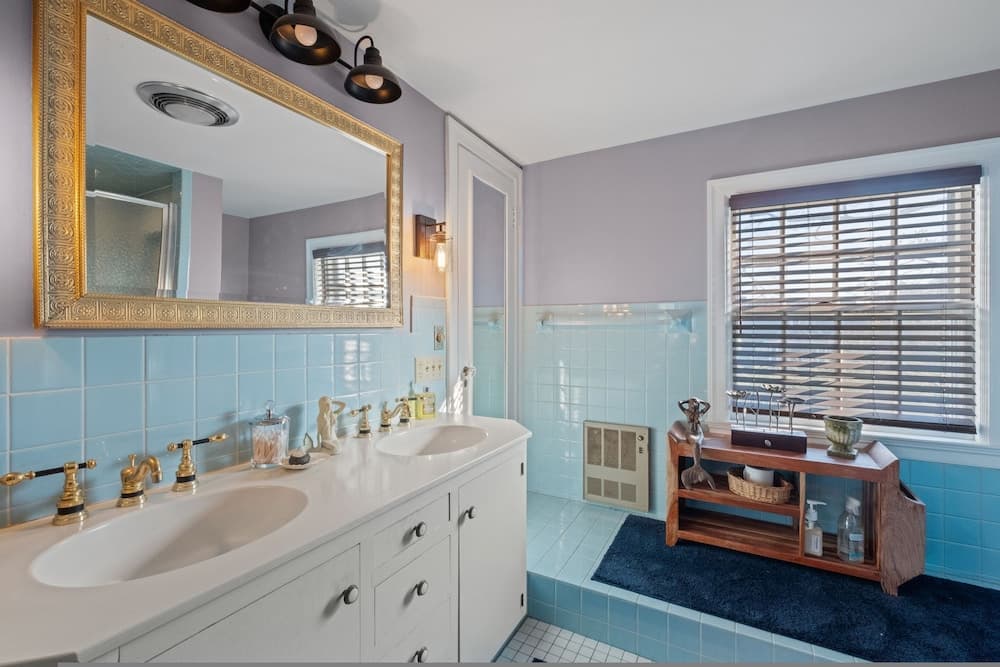 Spacious Dartmouth College Home on Occum Pond
