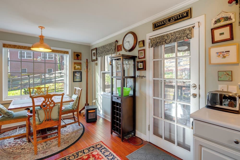 Hike, Sip & Explore! Blue Ridge Mtn Cabin w/ Porch
