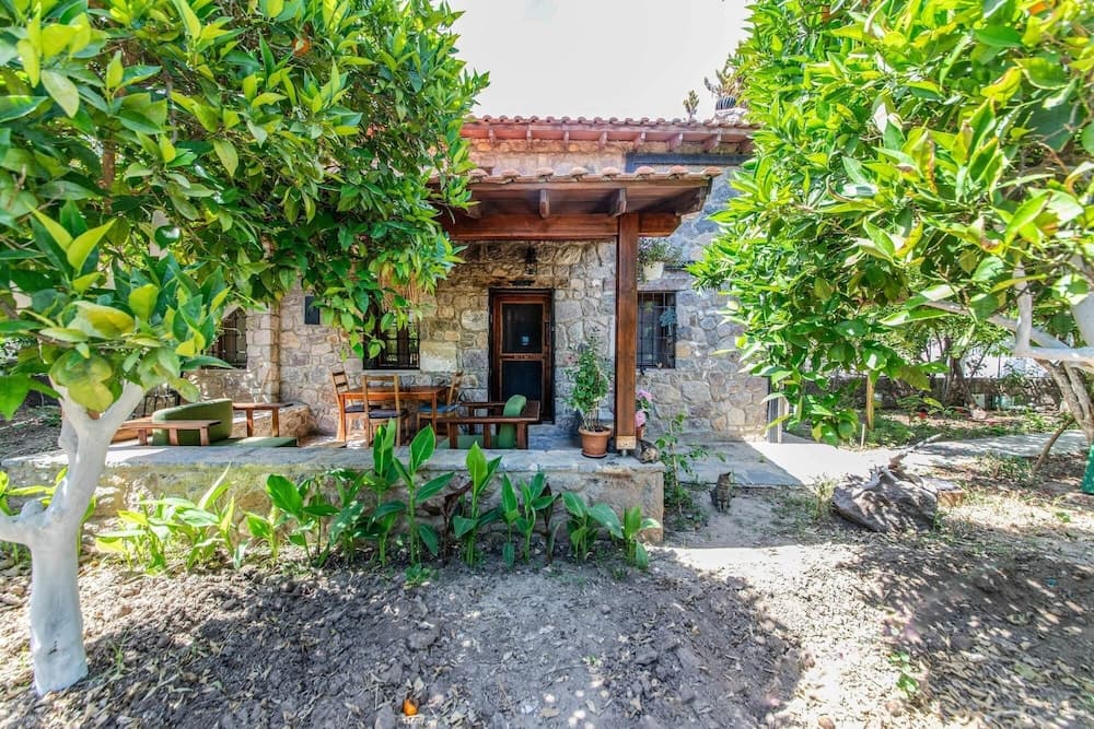 Chic Villa w Fireplace 3 min to Beach in Bodrum