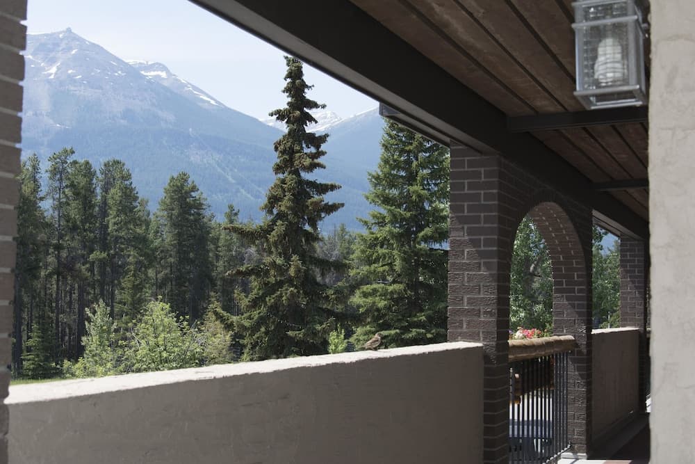 Maligne Lodge