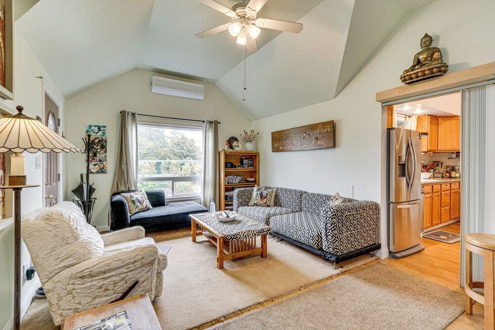 7 Mi to Dtwn Portland: Quiet Yet Central Home