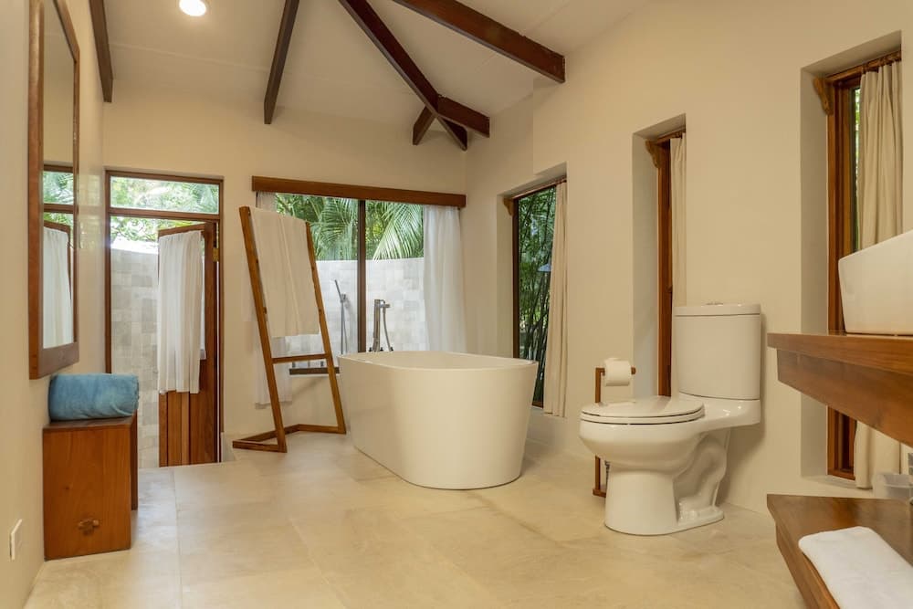 Capitán Suizo Beachfront Boutique Hotel