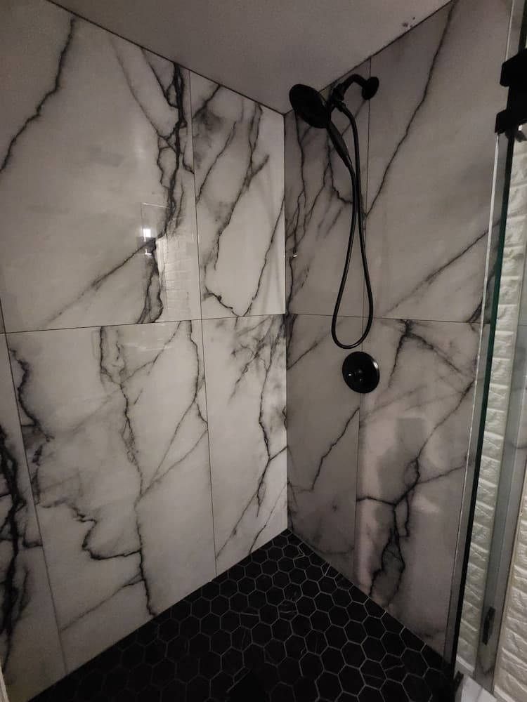 King beds Hot Tub Arcade Luxury Showers