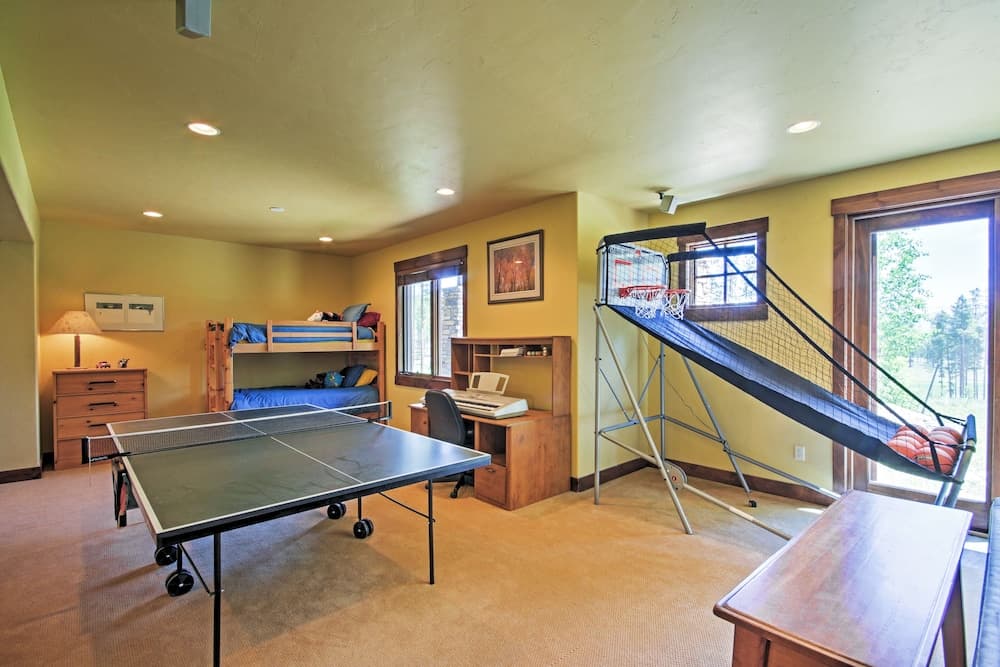 Tabernash Retreat w/ Hot Tub & Stunning Mtn Views!