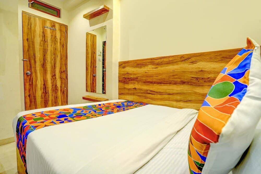 Fabhotel Indore Palace