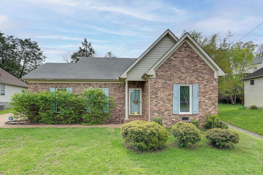 18 Mi to Nashville: Home w/ Dedicated Workspace