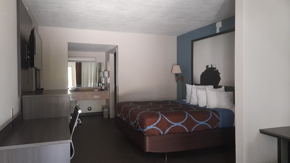 Super 8 by Wyndham Dania/Fort Lauderdale Arpt