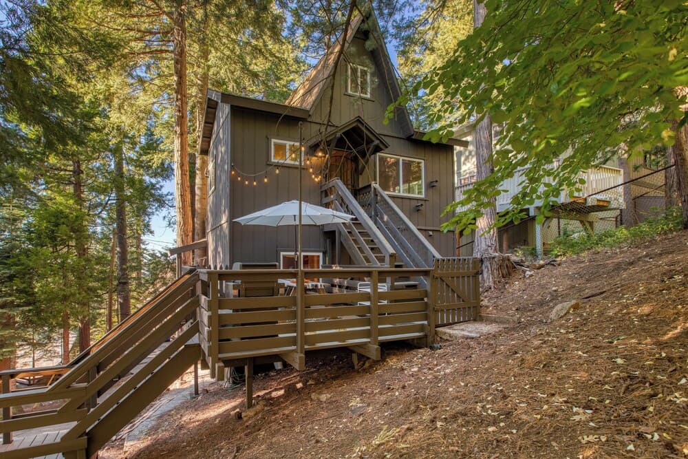 A-frame Retreat Chic and Modern Forest Views, Hammock, Outdoor Dining, Decks