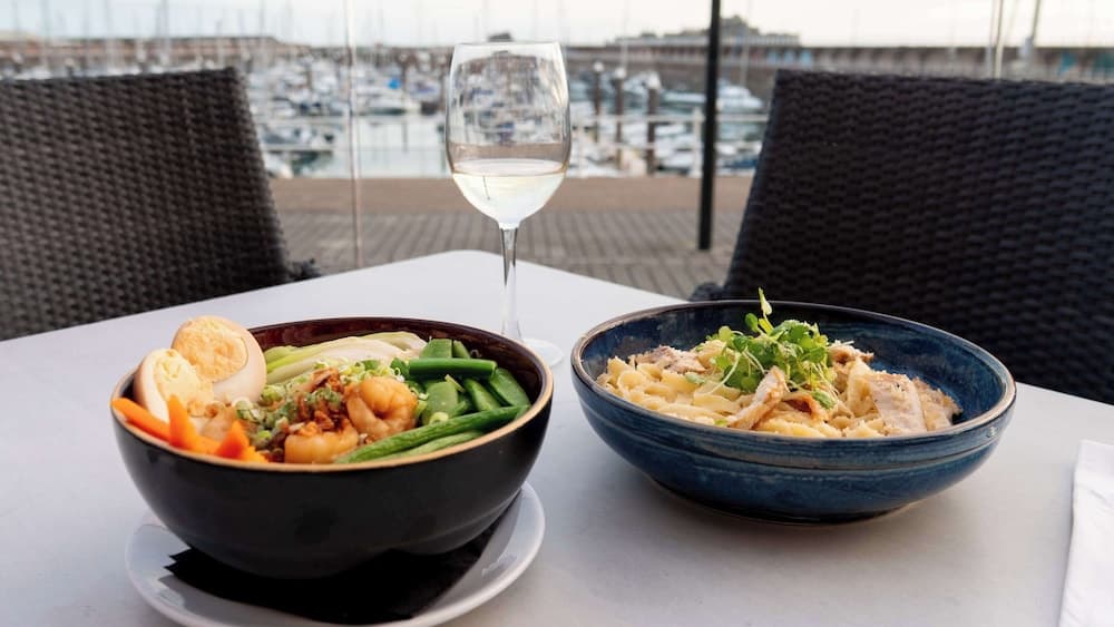 Radisson Blu Waterfront Hotel, Jersey