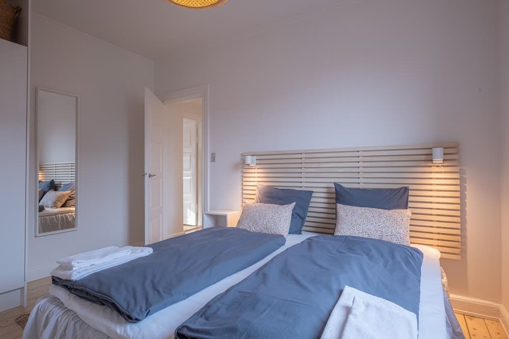 1 Bed Apartment Sleeps 2 With Parking, Wifi, Tv