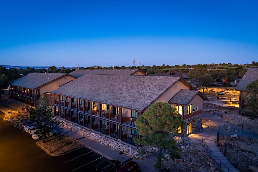 Maswik Lodge - Inside the Park