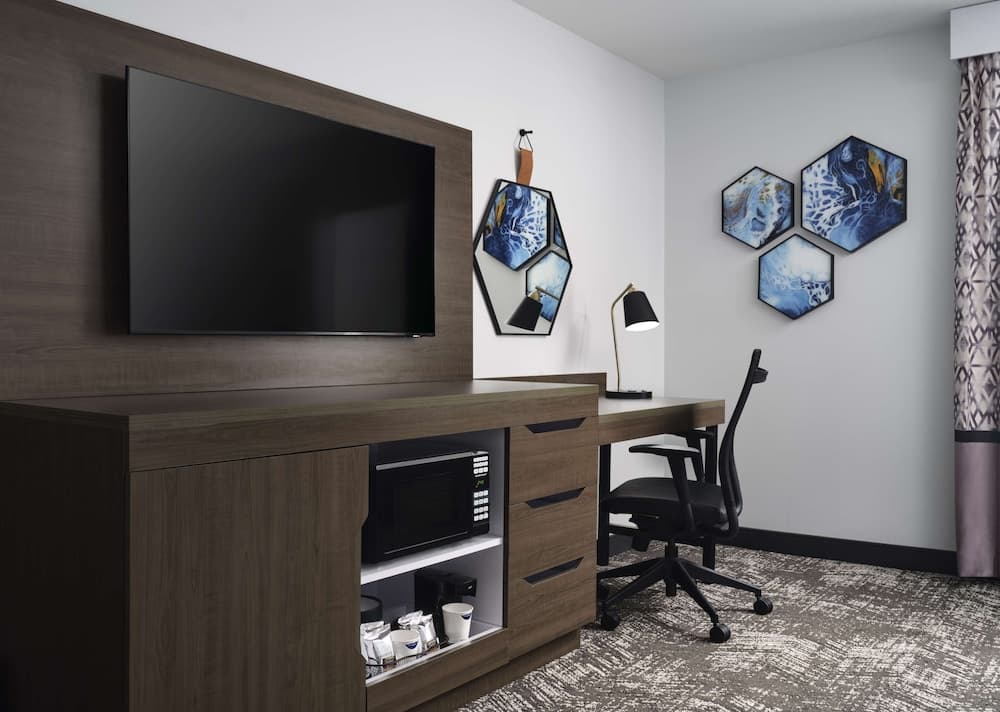Hampton Inn & Suites Dallas-DFW ARPT W-SH 183 Hurst