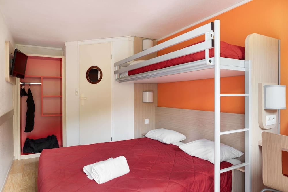 Première Classe La Ville-Du-Bois