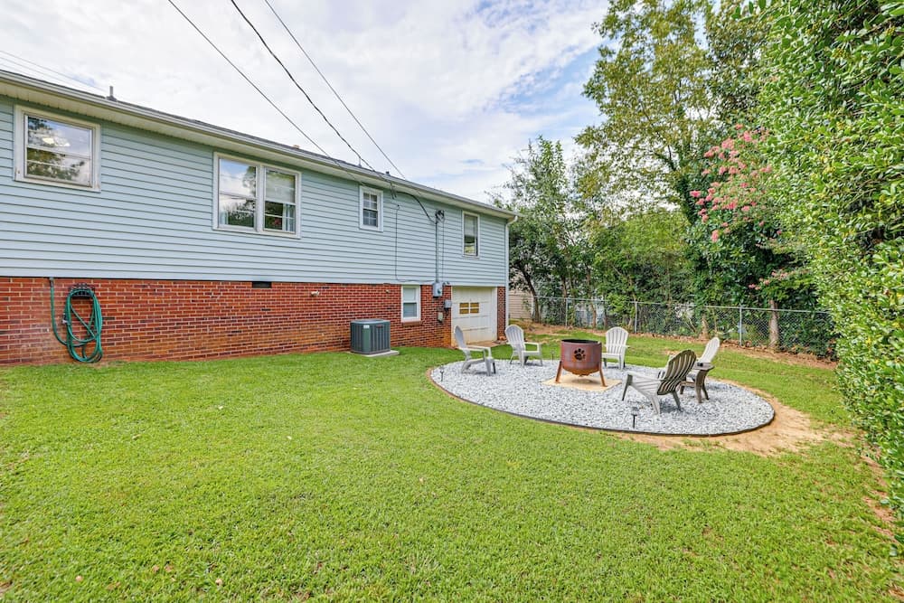 Families Welcome, Fenced Yard: Inviting Greer Home