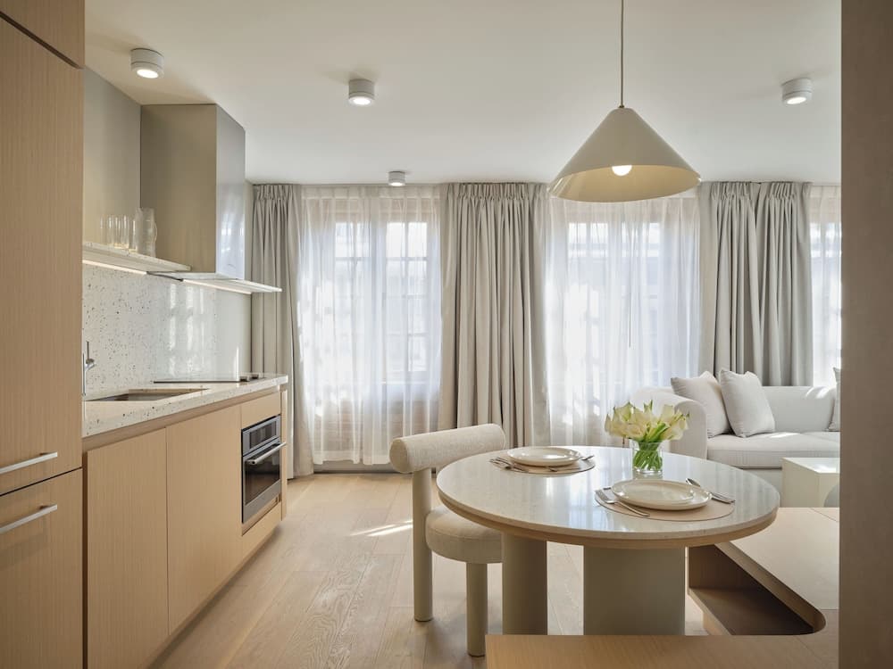 Corner Apartments