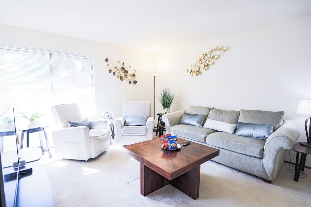 Spacious 3 BR 2B House Sunnyvale Park