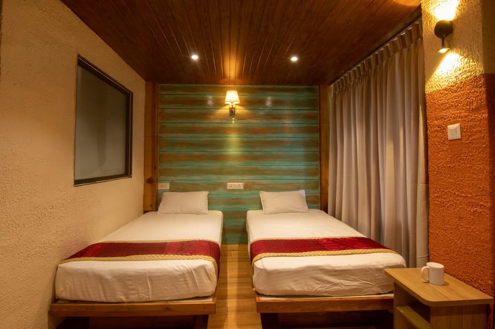 Everest Manla Resort