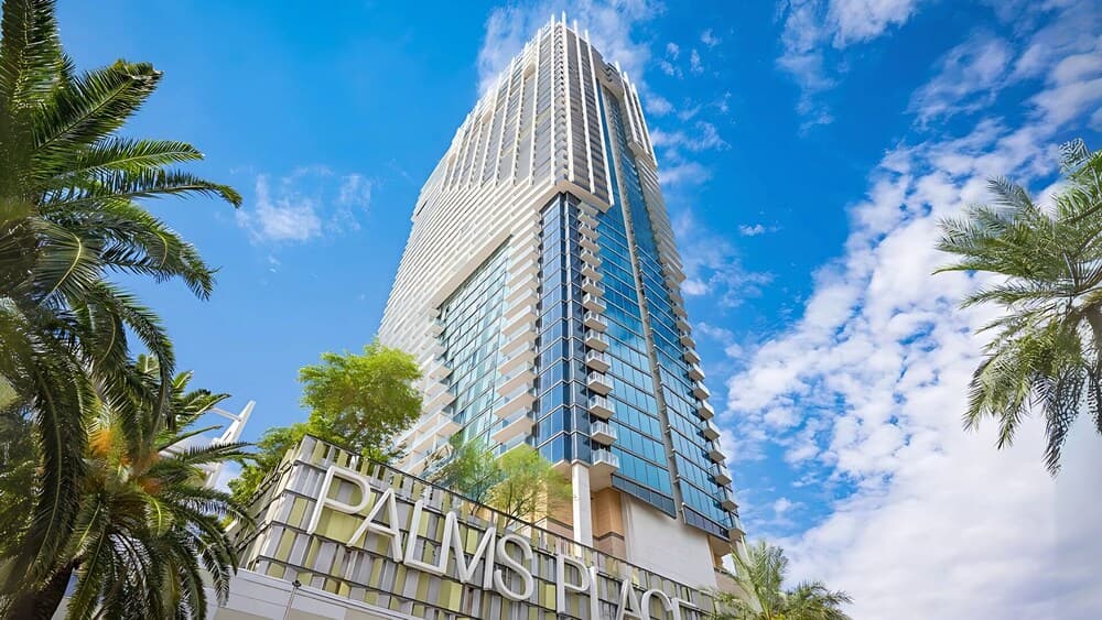 One Bedroom | 1.5 Baths & Living Room | Jet Tub – Palms Place StripSuite