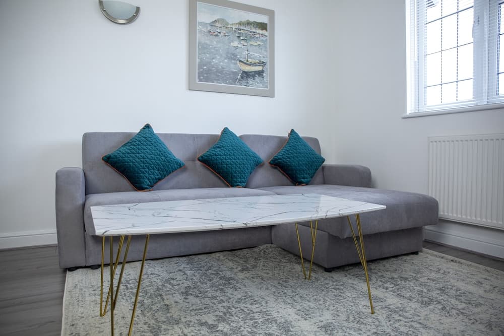 Modern Townhouse Apartment in Stratford Upon Avon With Wifi & Netflix