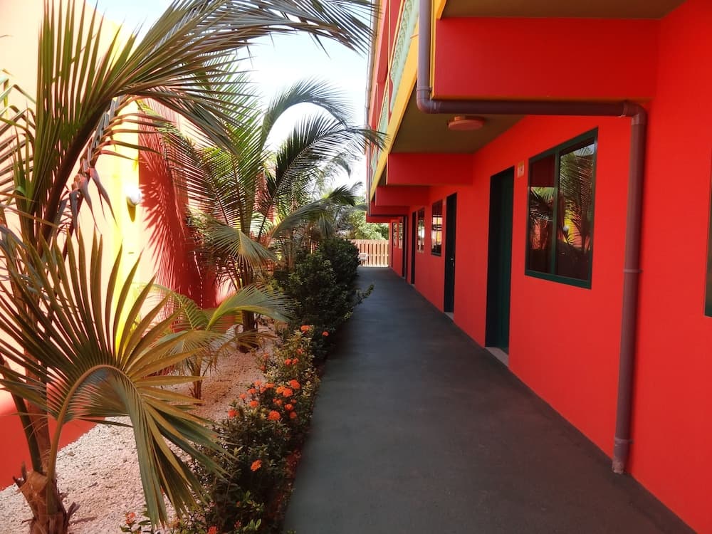 Del Rey Apartments