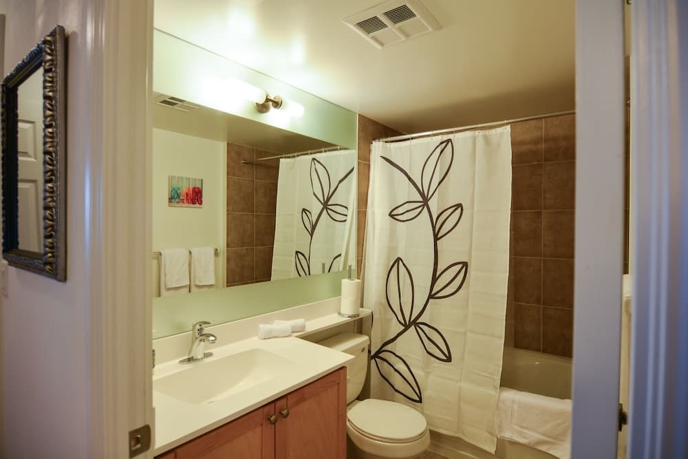 Maplewood Suites - Square One