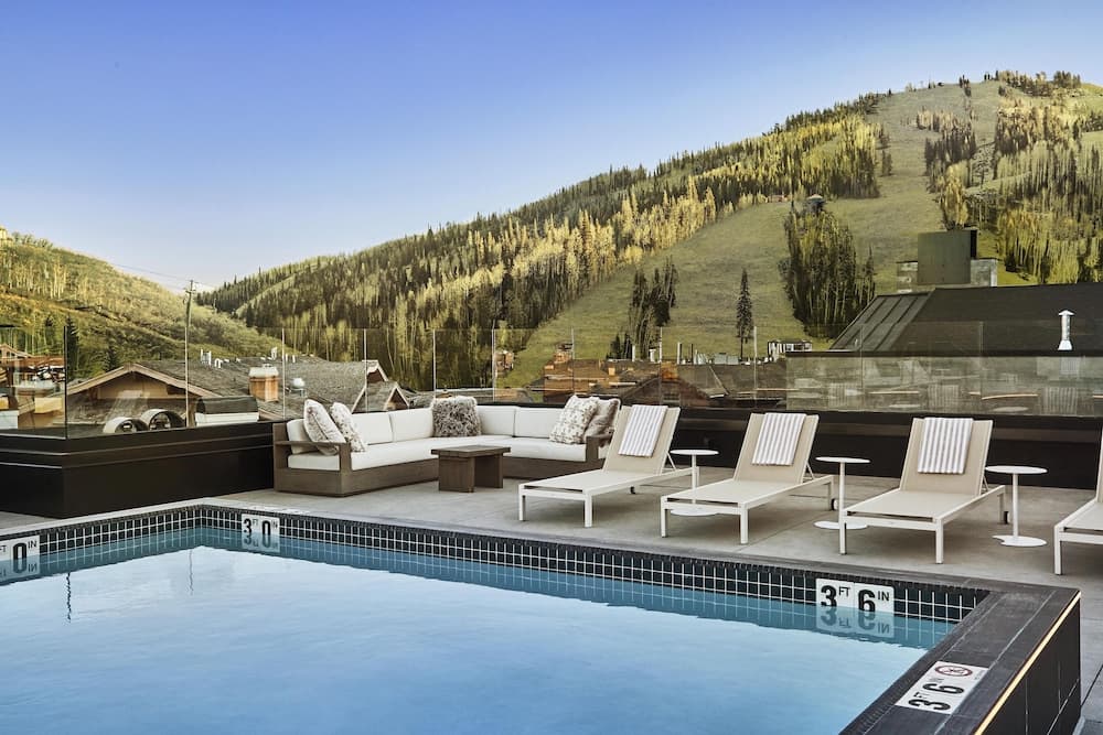 Goldener Hirsch, Auberge Collection