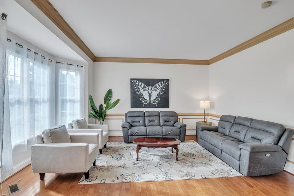 Bull Run Estate: Luxury Retreat W/ Scenic Views 6 Bedroom Home by RedAwning