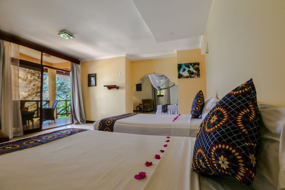 Kae Beach Zanzibar by Sansi