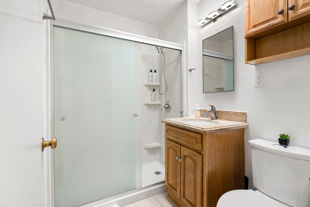 Cozy Private Bedrooms with Shared Bath Kitchen near SFO