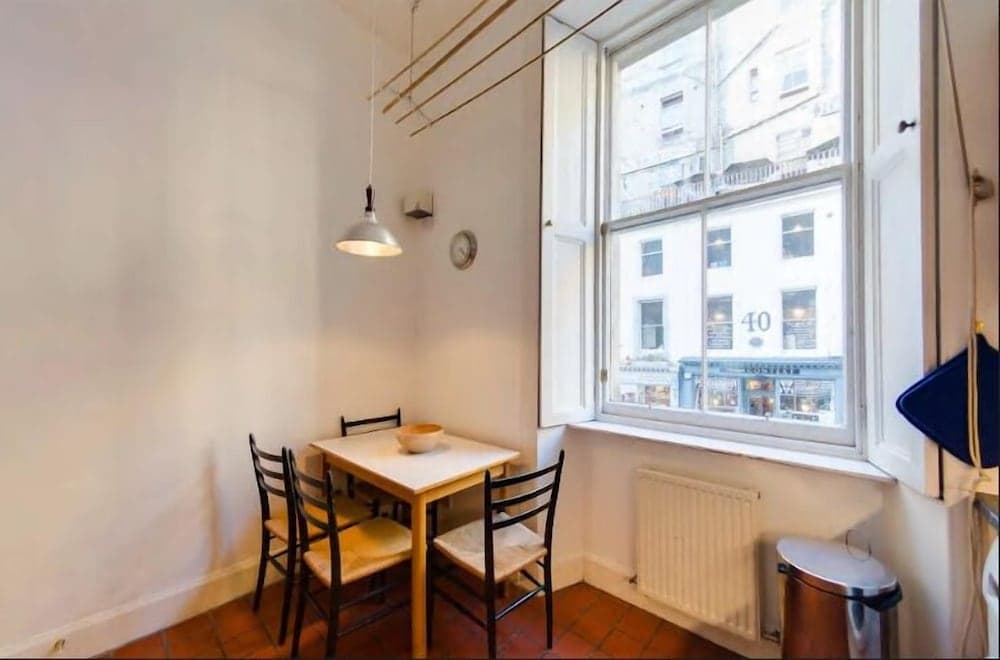 JOIVY Diagon Alley Apartment