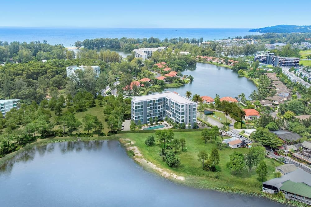 Laguna Lakeside Residences