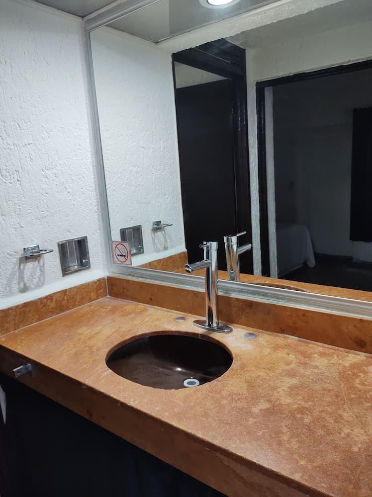 Hotel Ikaro Suites