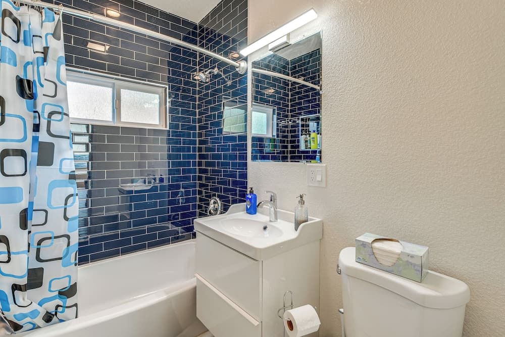 2 Mi to Dtwn: Home w/ Private Pool in Sacramento