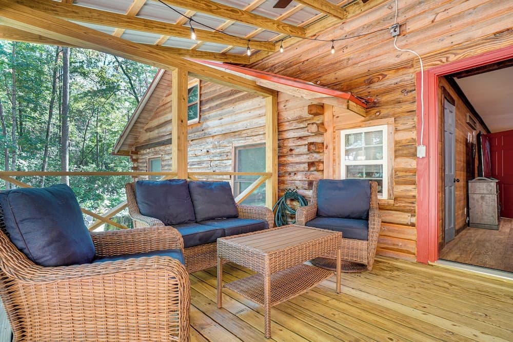 North Georgia Mtn Escape w/ Hot Tub & Games!