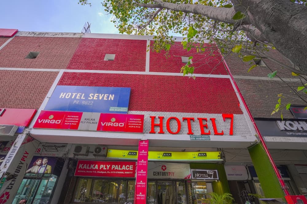 Hotel Seven - Centre of City Chandigarh