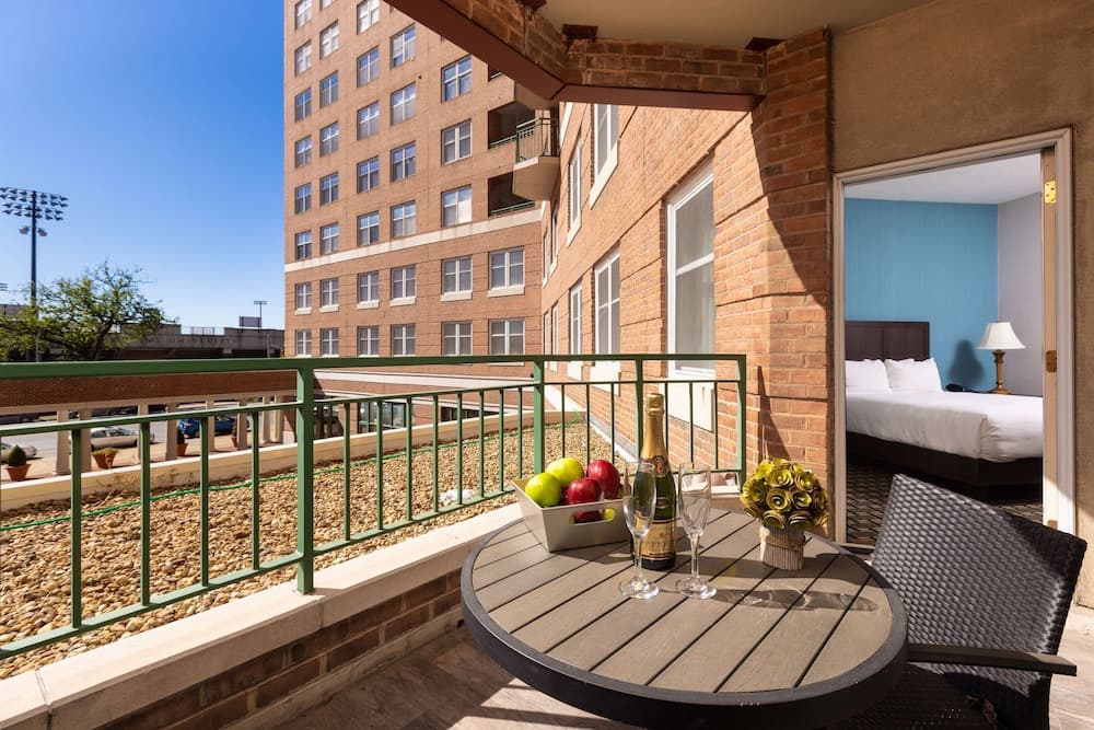 Inn at the Colonnade Baltimore - a DoubleTree by Hilton